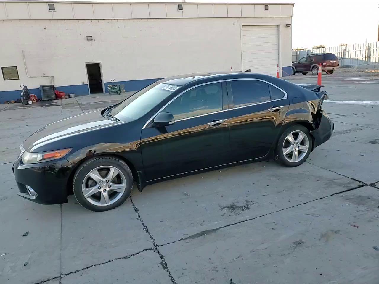 Фото: JH4CU2F68BC008145