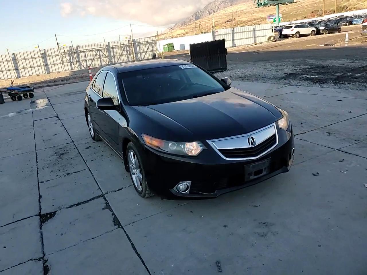 Фото: JH4CU2F68BC008145