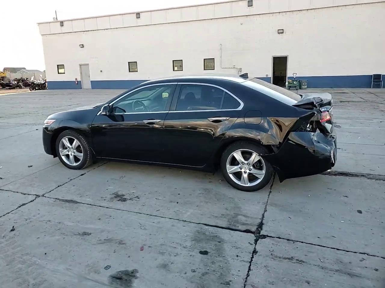 Фото: JH4CU2F68BC008145