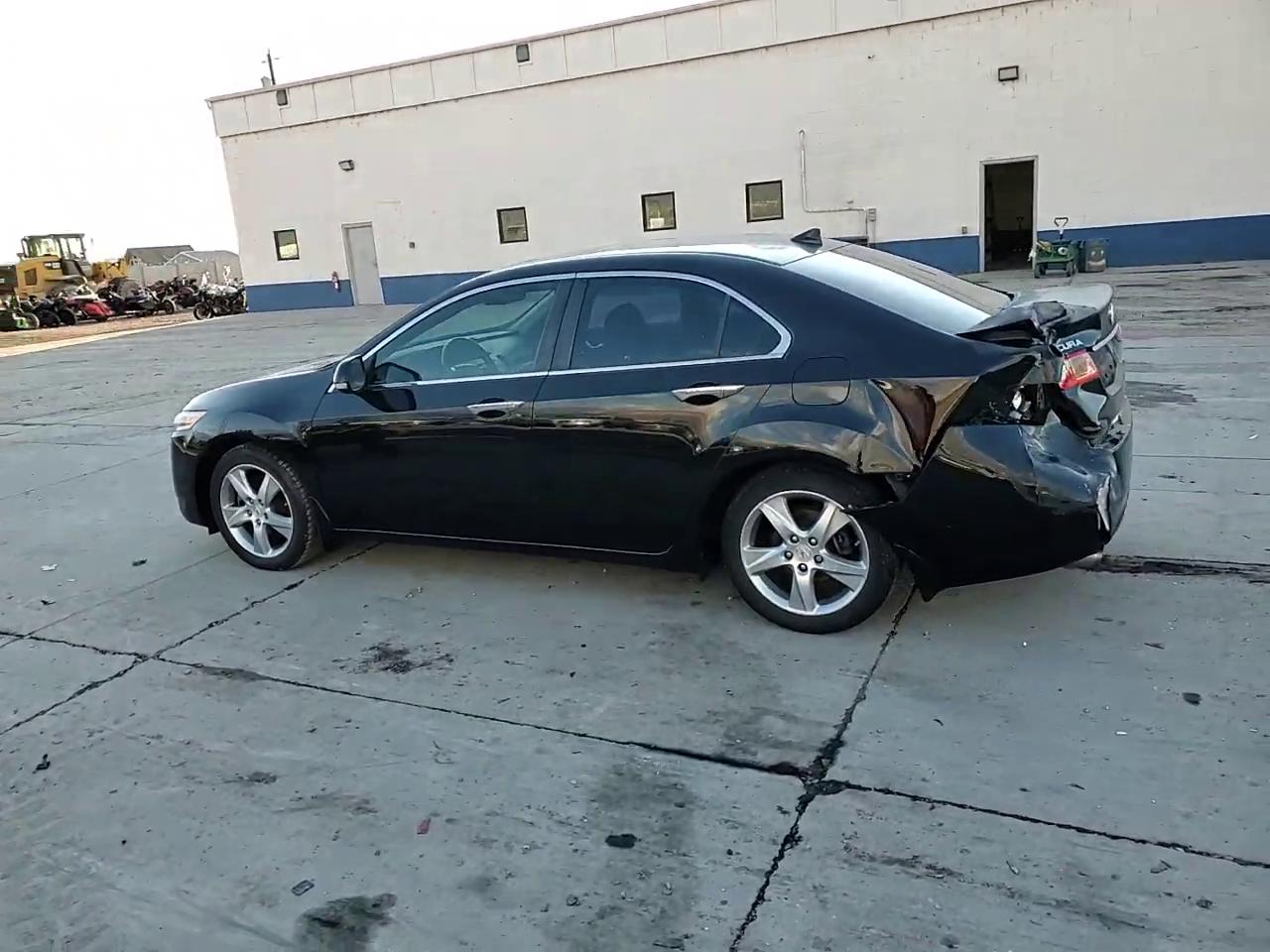 Фото: JH4CU2F68BC008145