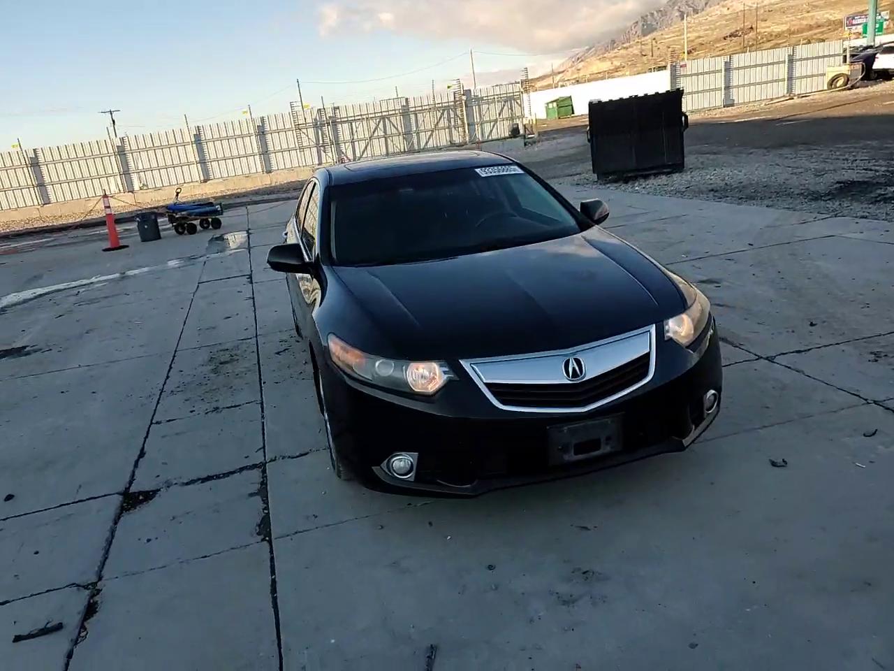 Фото: JH4CU2F68BC008145