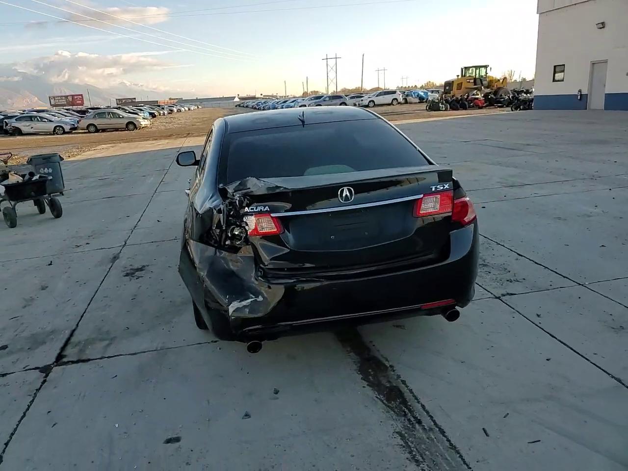 Фото: JH4CU2F68BC008145