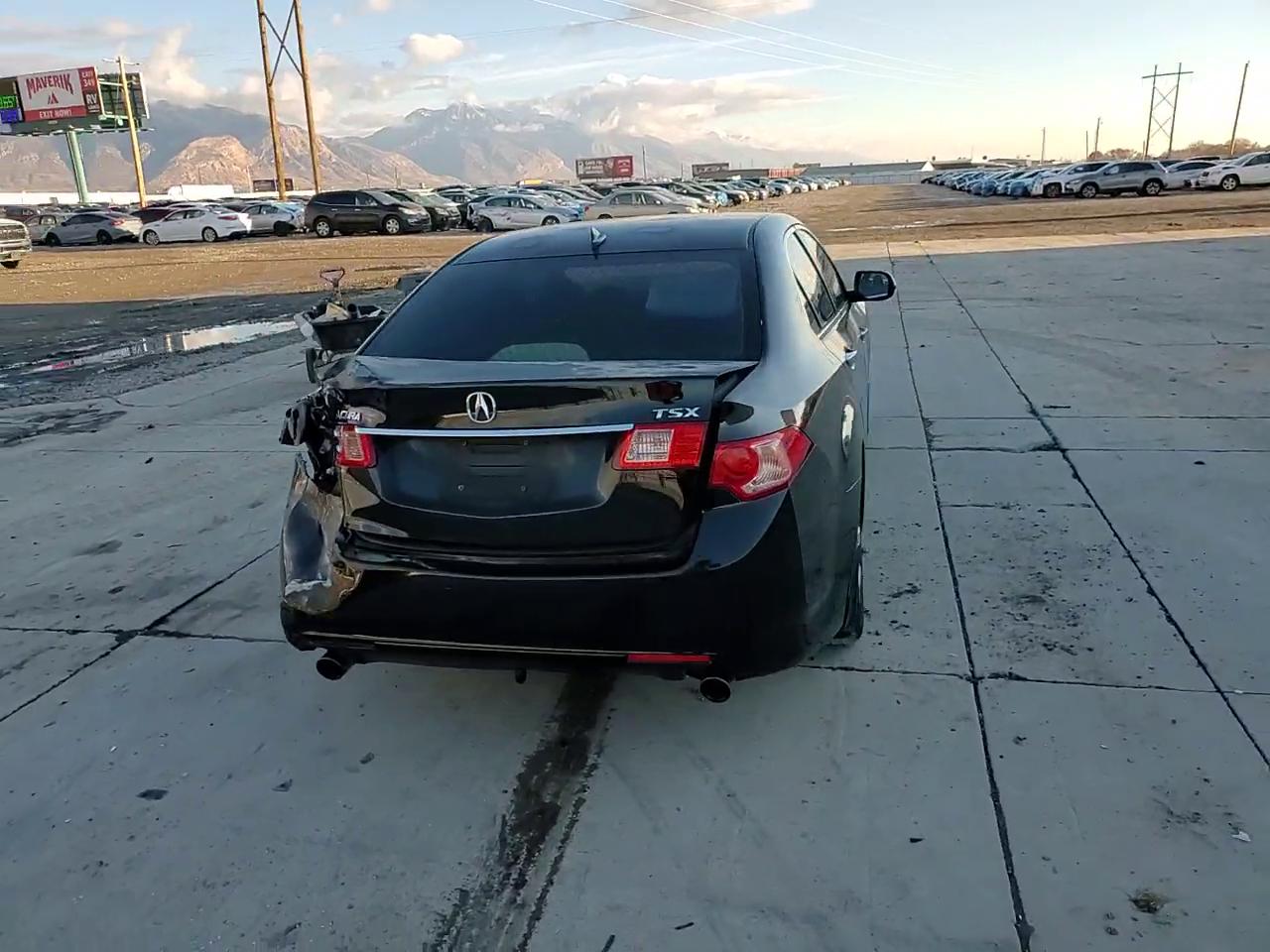 Фото: JH4CU2F68BC008145