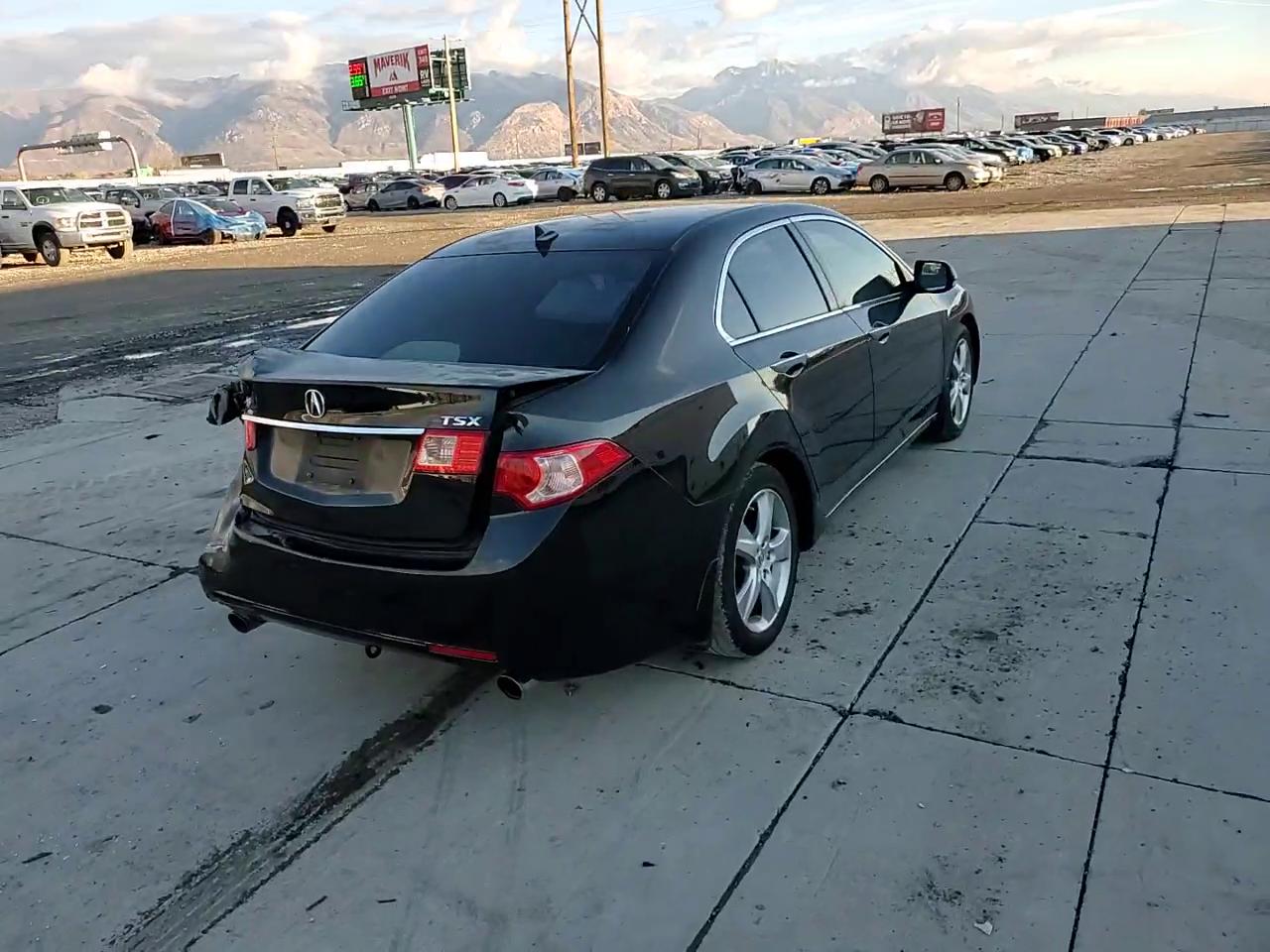 Фото: JH4CU2F68BC008145