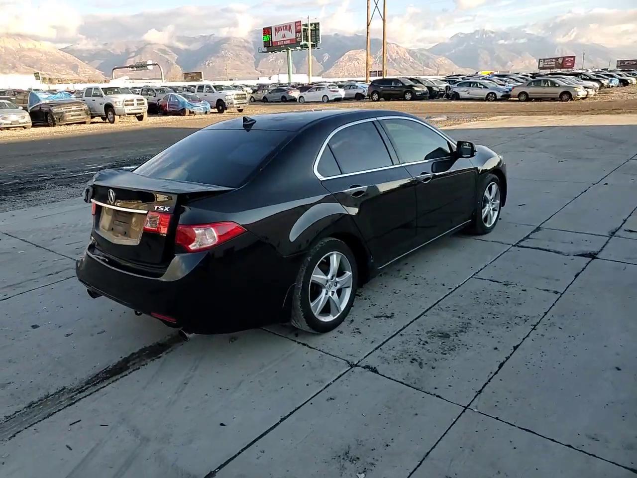 Фото: JH4CU2F68BC008145