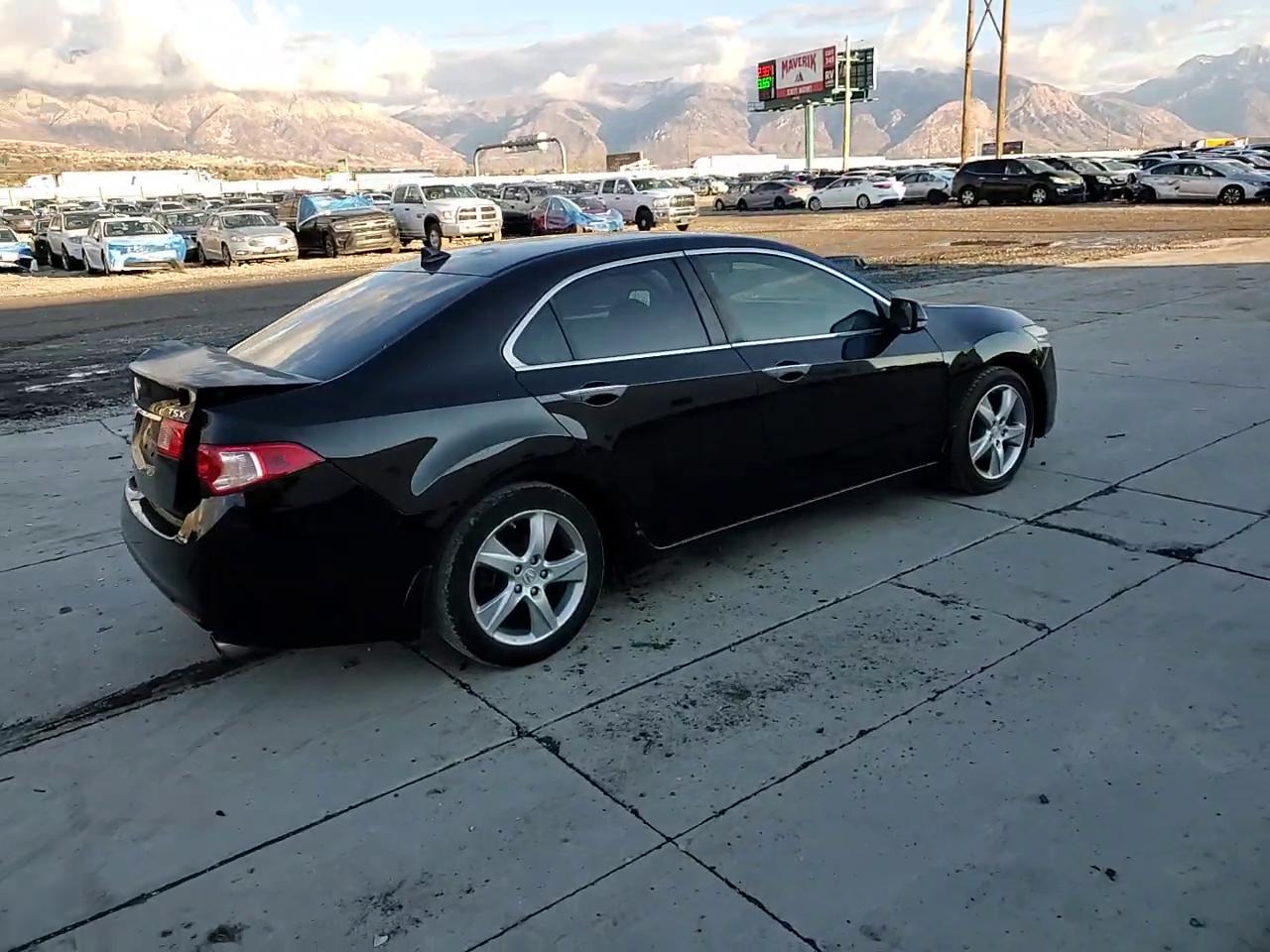 Фото: JH4CU2F68BC008145