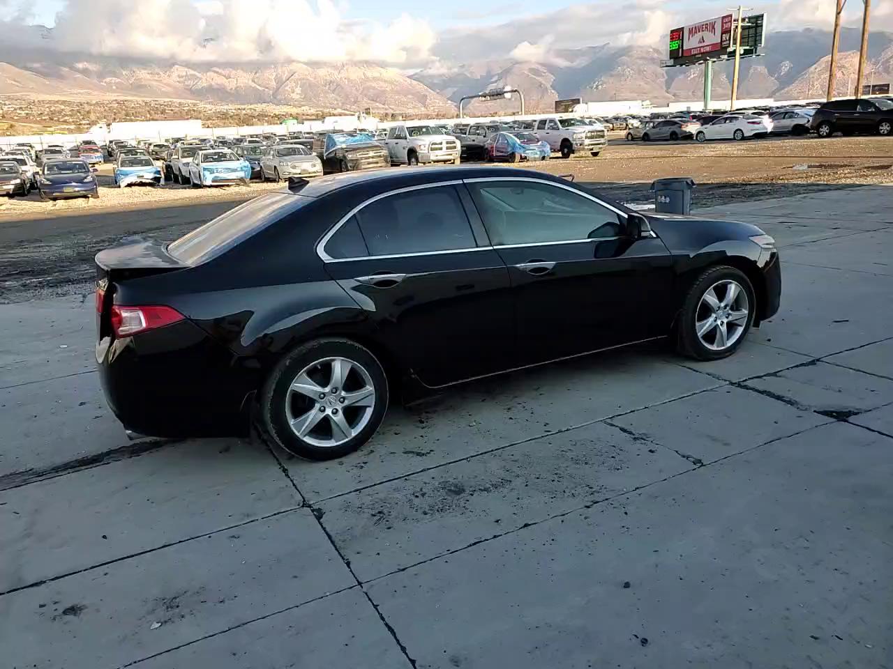 Фото: JH4CU2F68BC008145