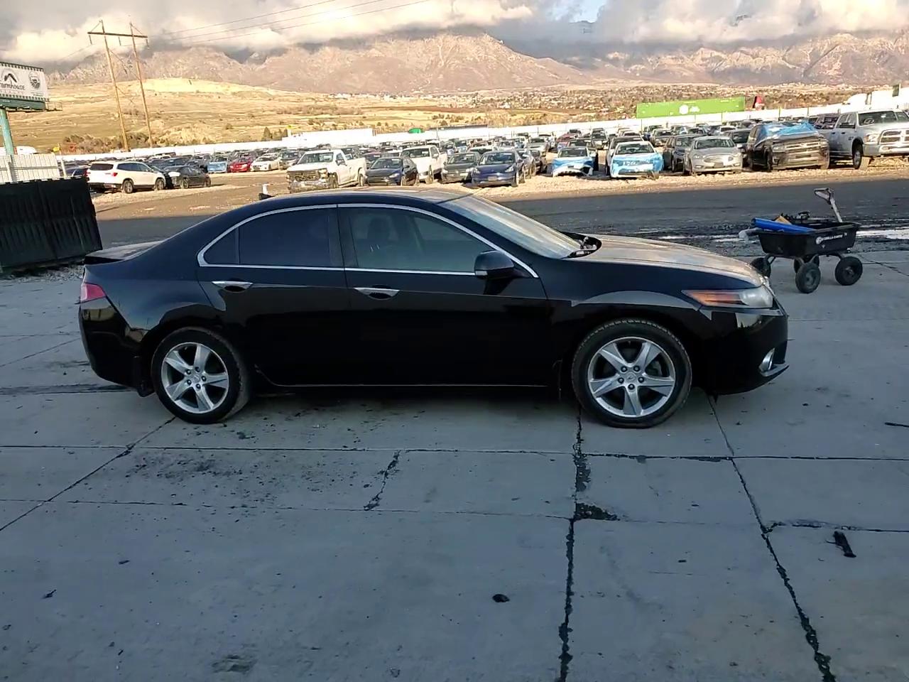 Фото: JH4CU2F68BC008145