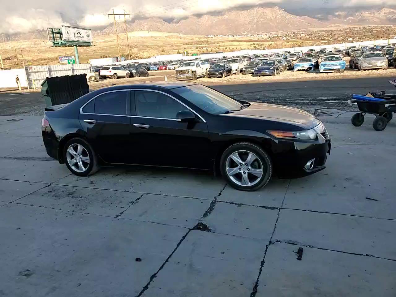 Фото: JH4CU2F68BC008145