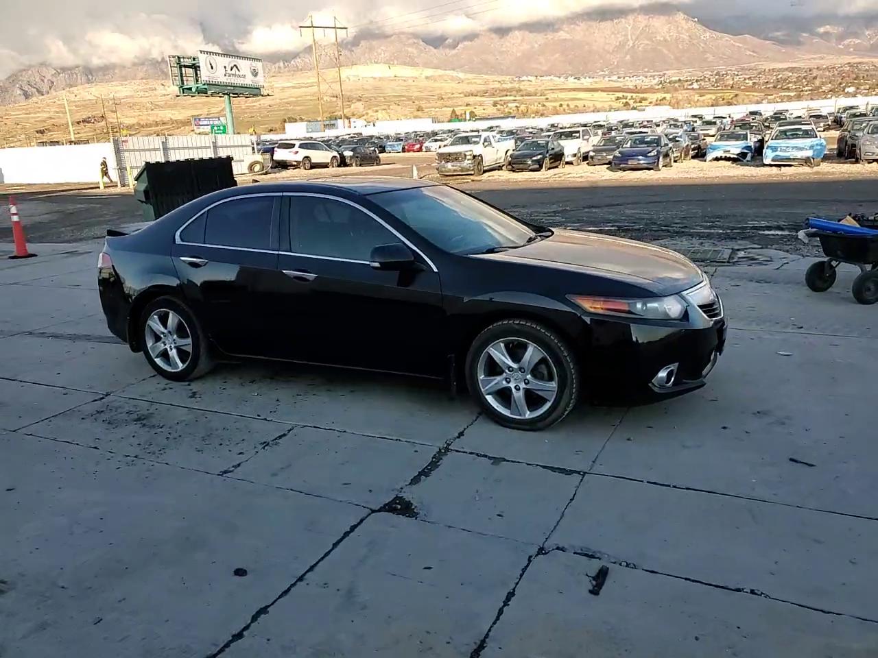 Фото: JH4CU2F68BC008145