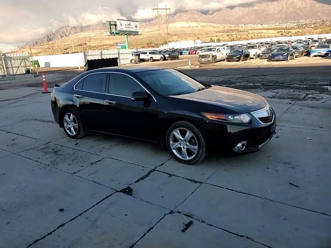 Фото: JH4CU2F68BC008145