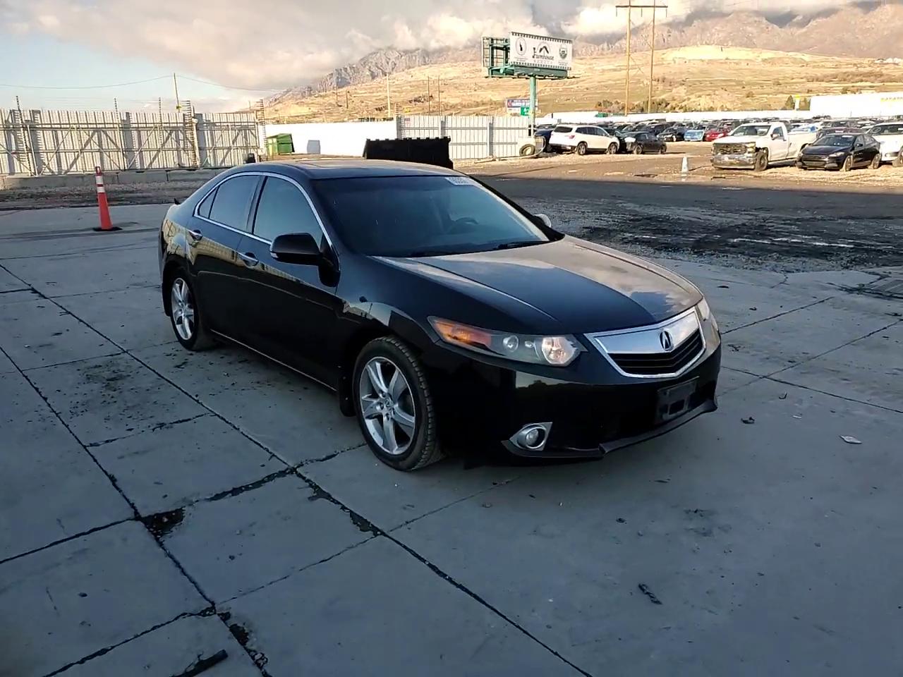 Фото: JH4CU2F68BC008145