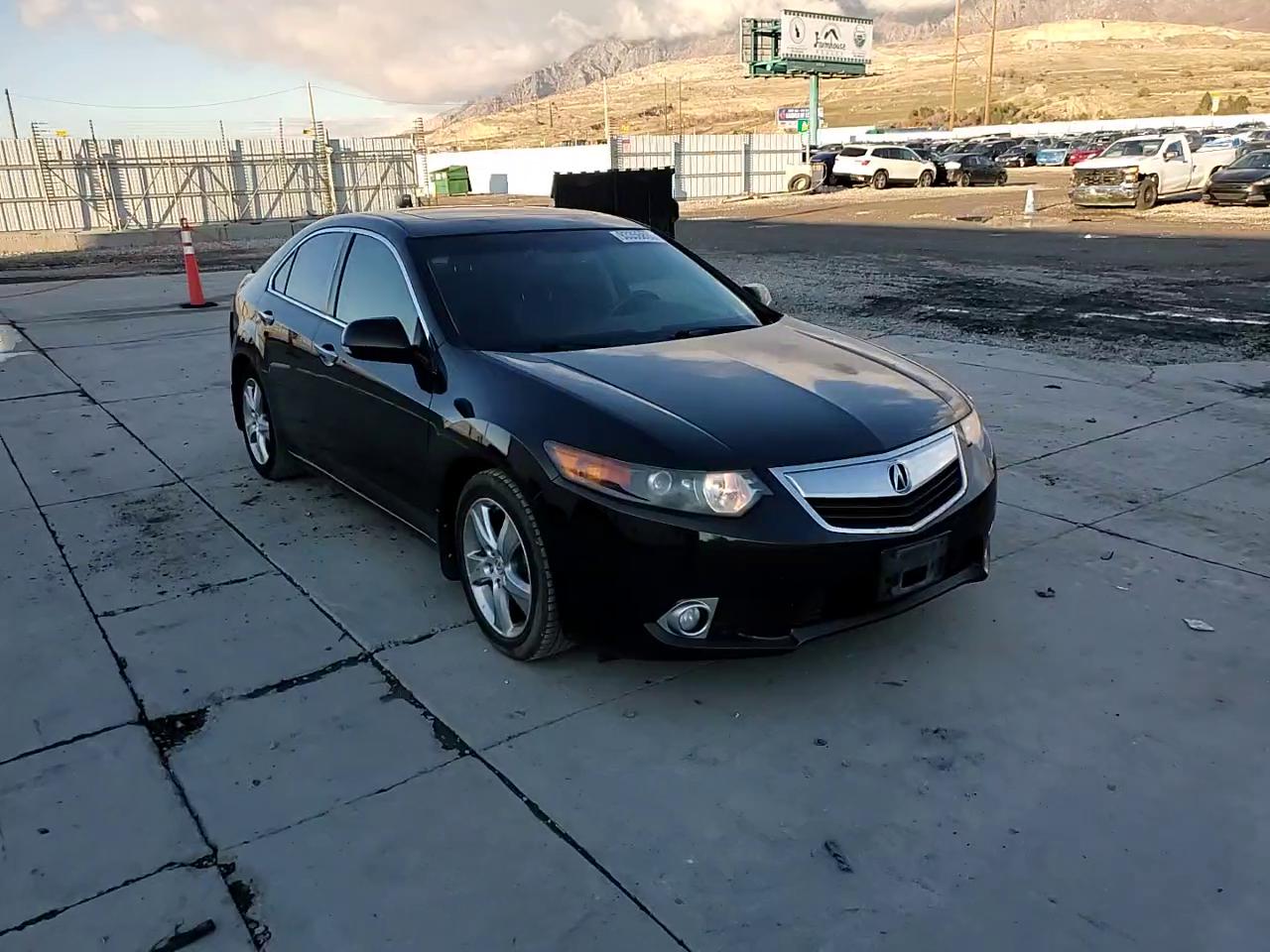 Фото: JH4CU2F68BC008145