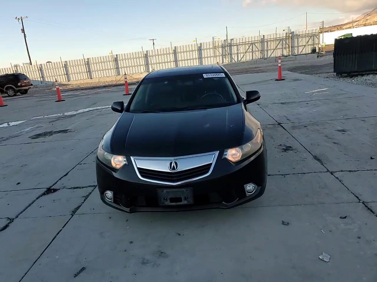 Фото: JH4CU2F68BC008145