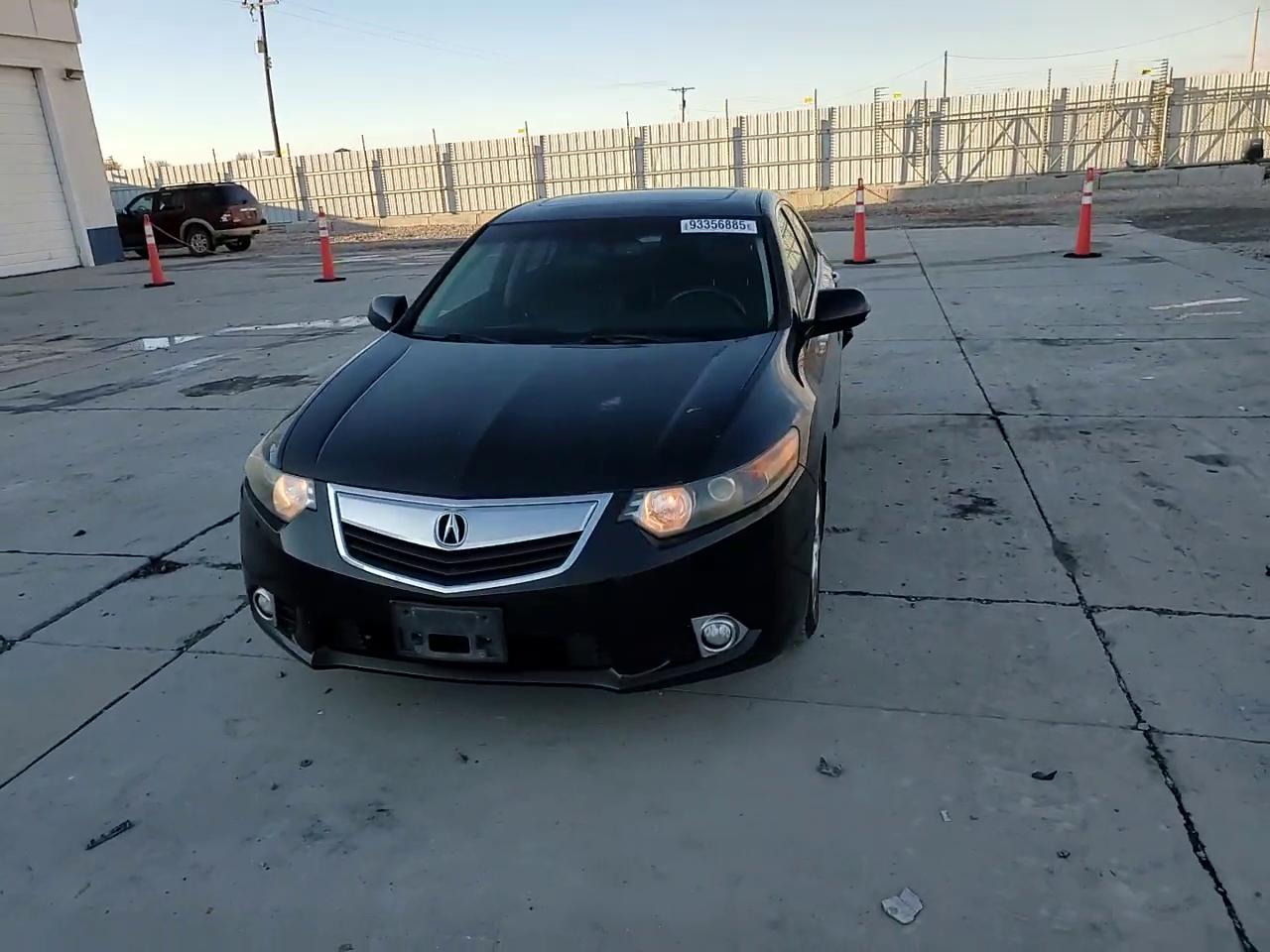 Фото: JH4CU2F68BC008145