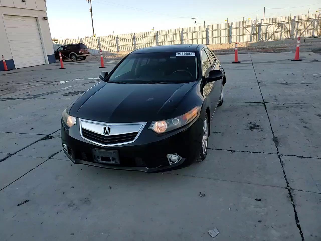 Фото: JH4CU2F68BC008145