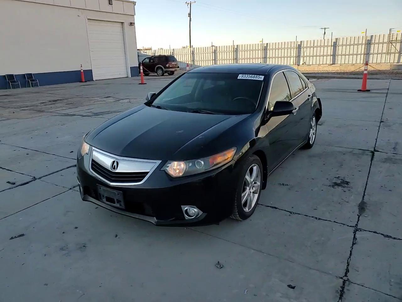 Фото: JH4CU2F68BC008145