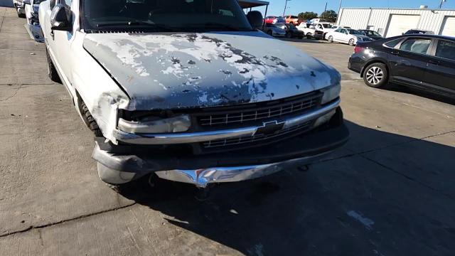 2002 Chevrolet Silverado K1500 VIN: 2GCEK19TX21130975 Lot: 94277235