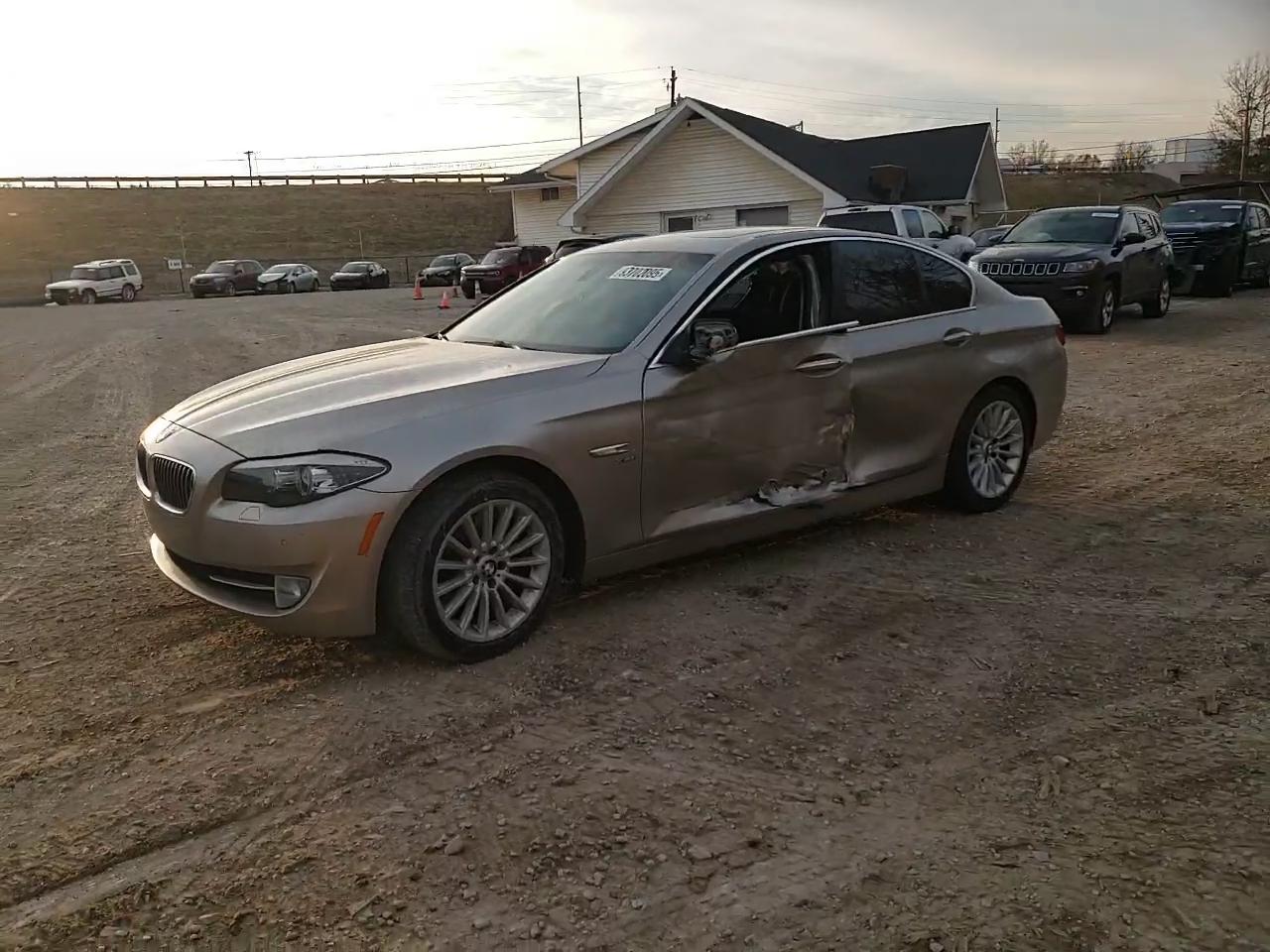 Фото: WBAFU7C51BC878145