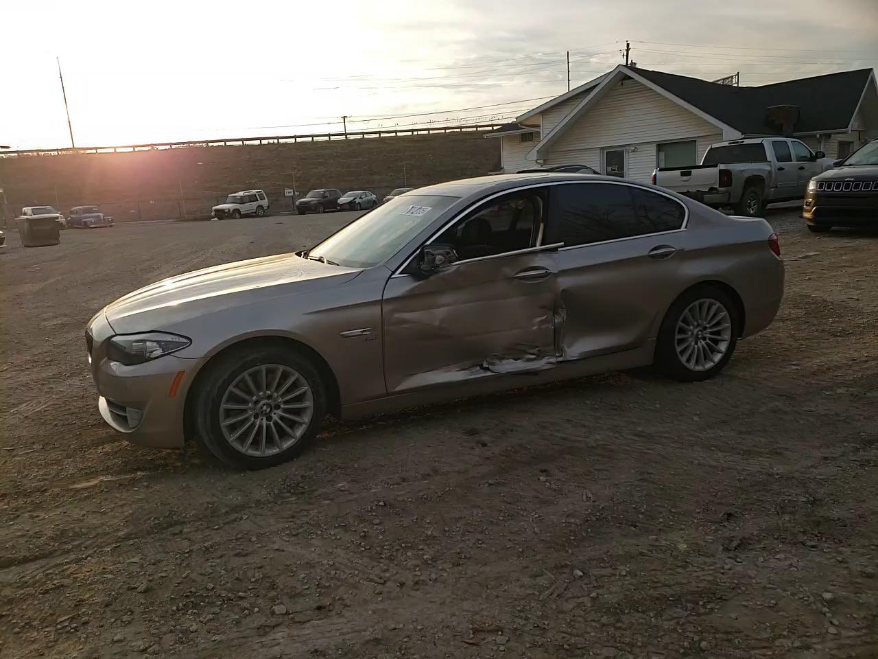 Фото: WBAFU7C51BC878145