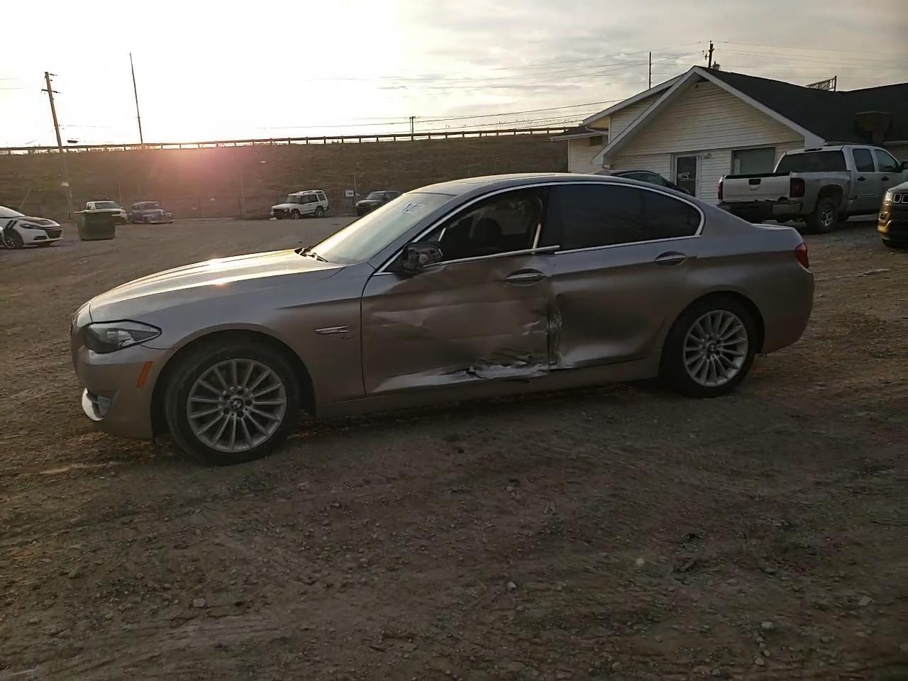 Фото: WBAFU7C51BC878145