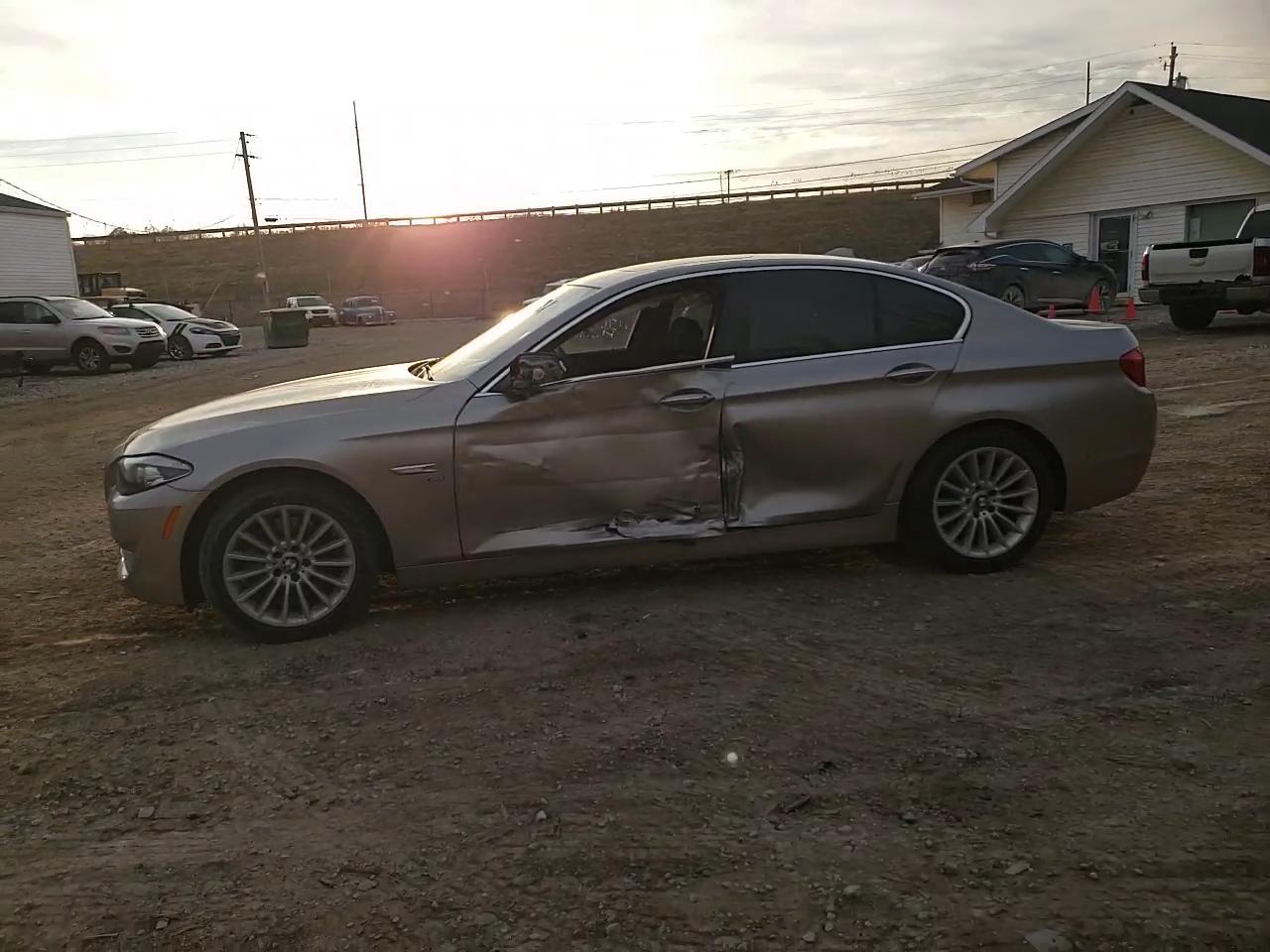 Фото: WBAFU7C51BC878145