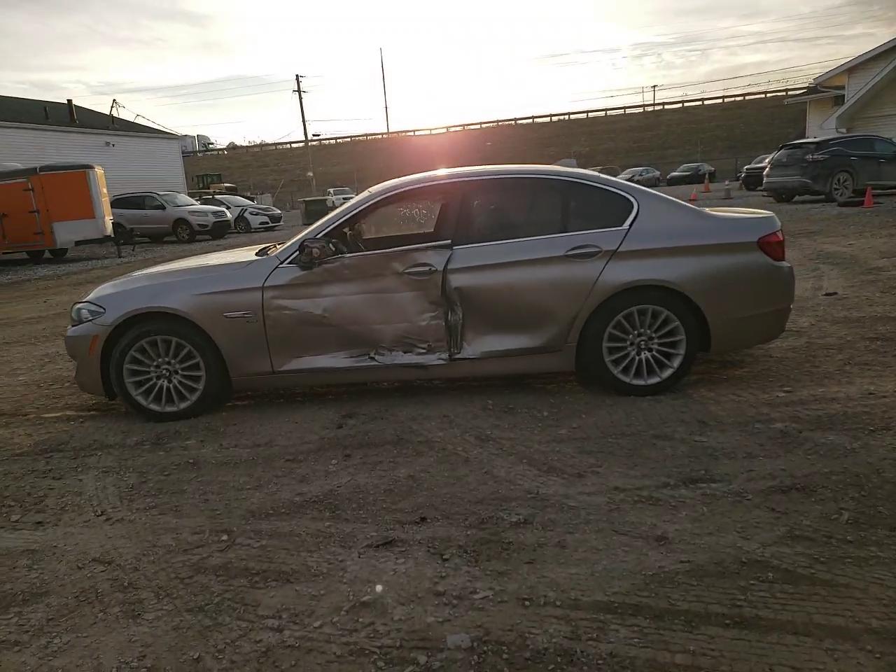 Фото: WBAFU7C51BC878145