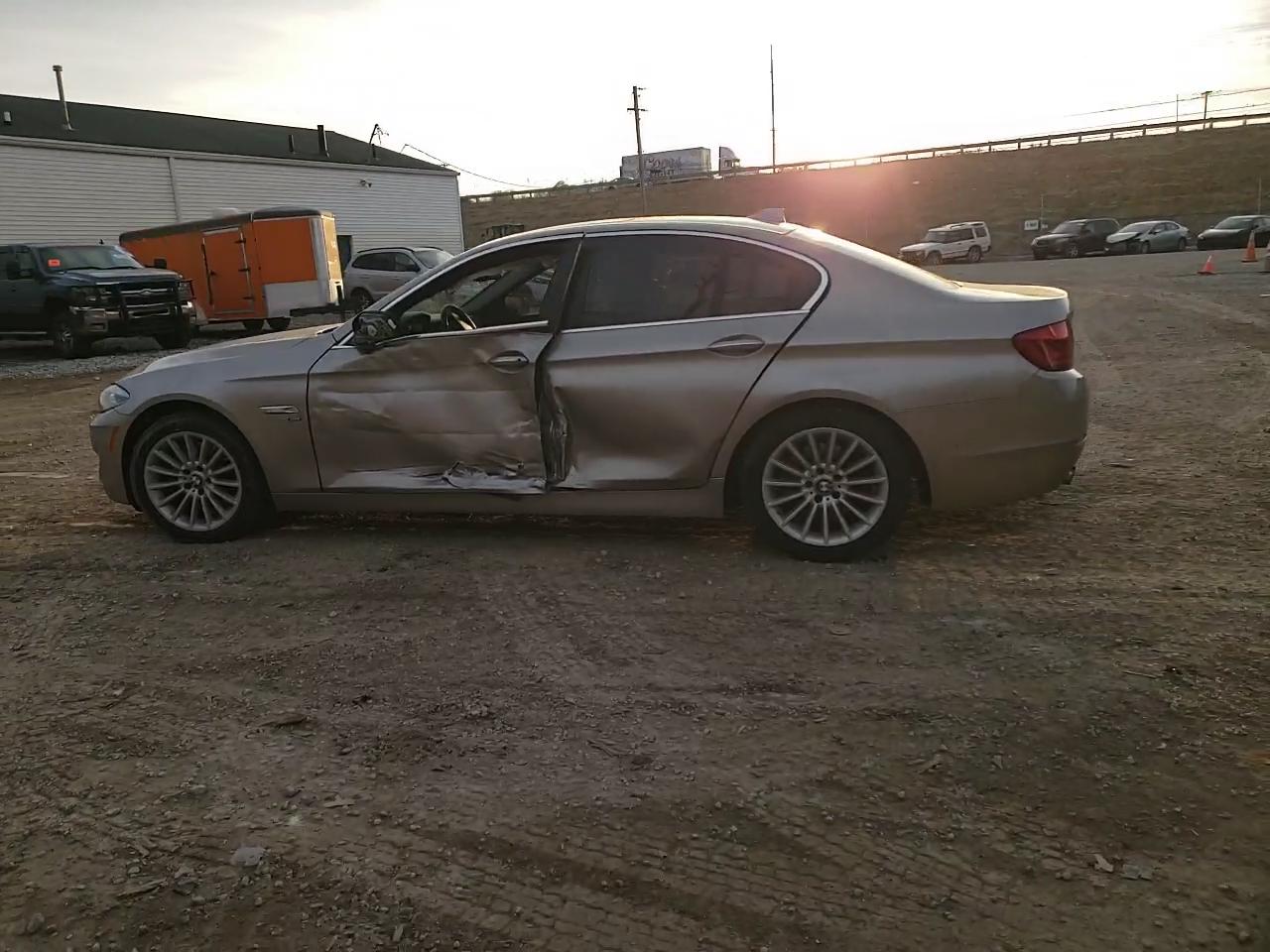 Фото: WBAFU7C51BC878145