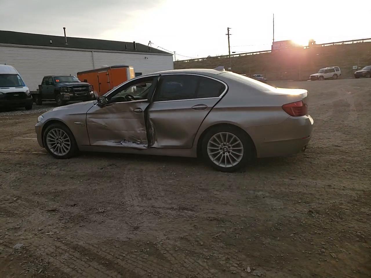 Фото: WBAFU7C51BC878145