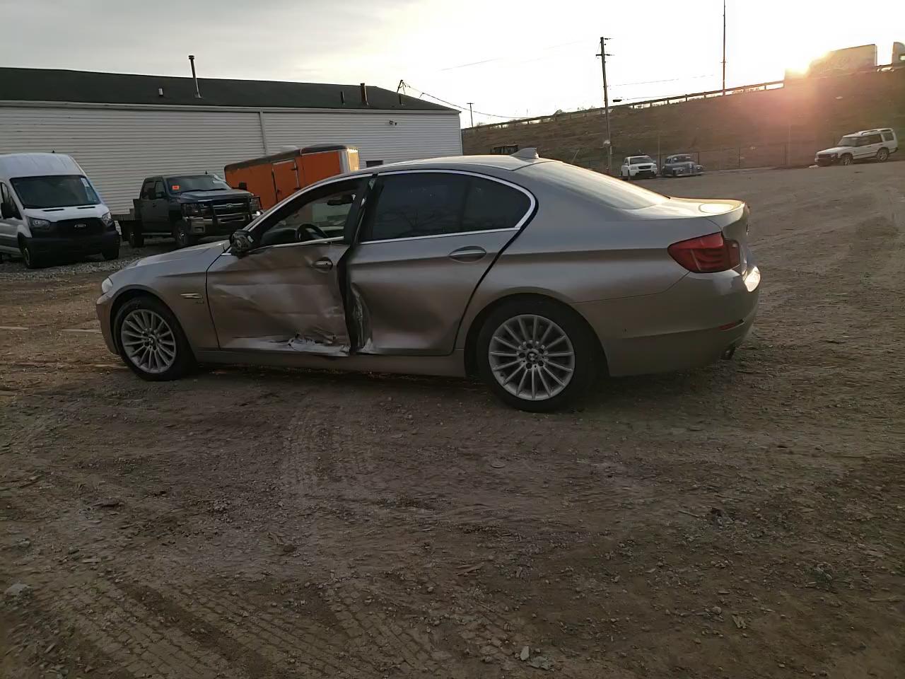 Фото: WBAFU7C51BC878145