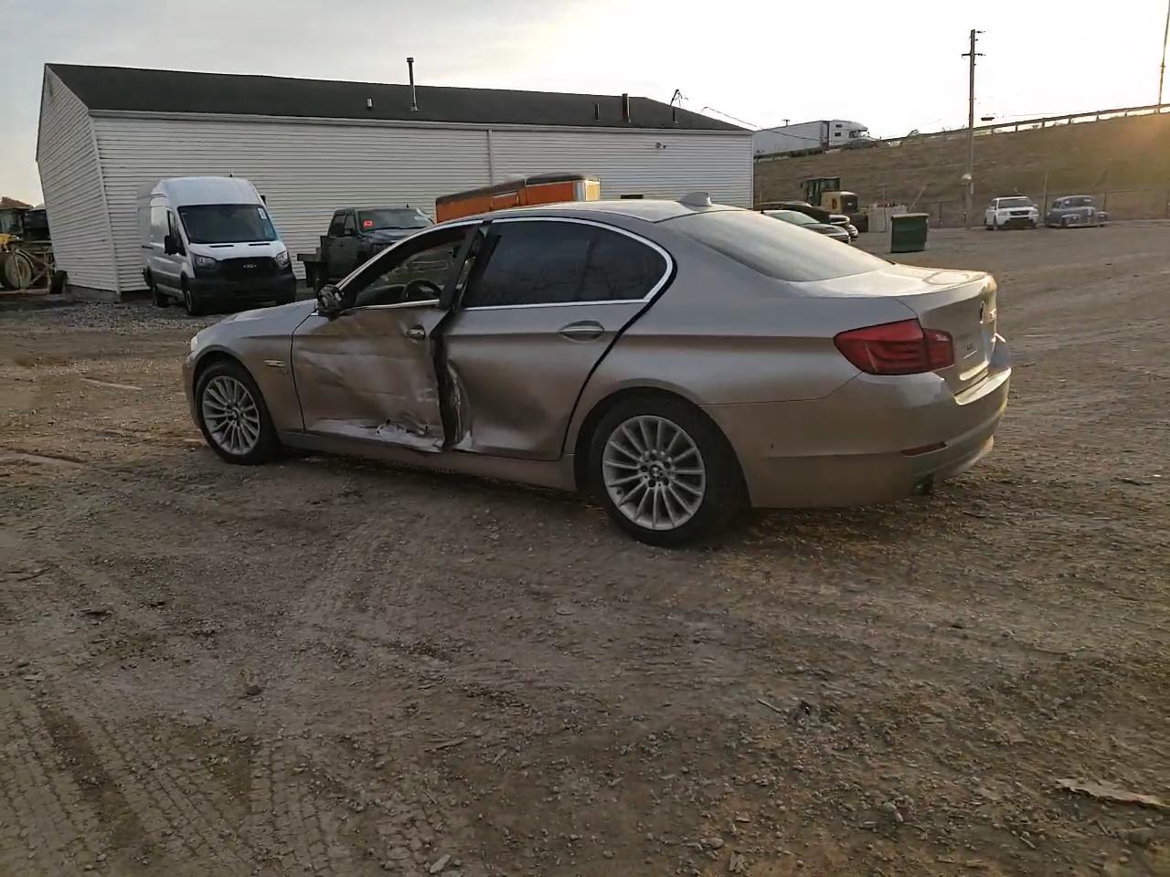 Фото: WBAFU7C51BC878145