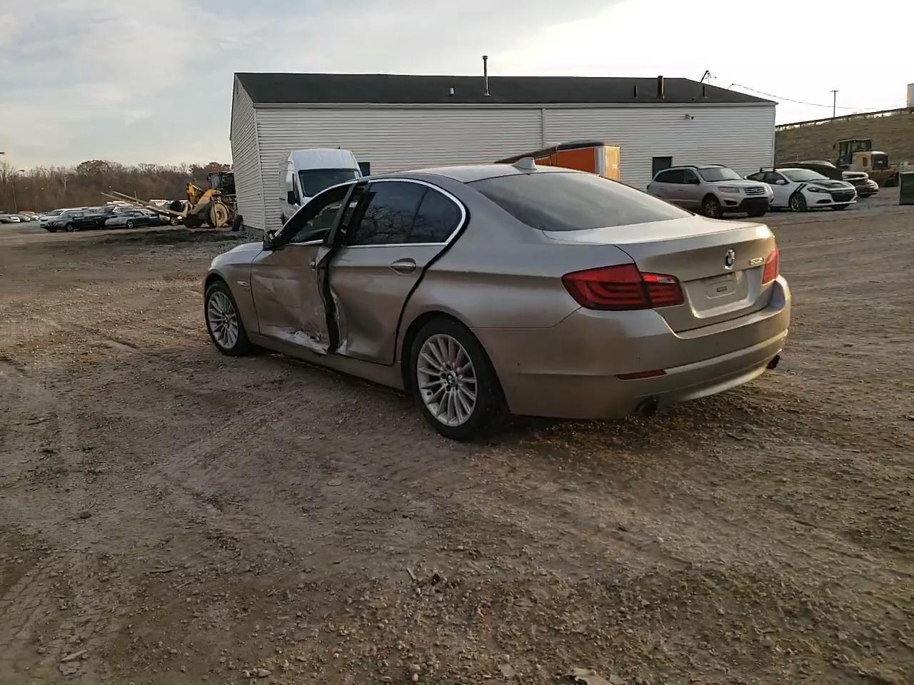 Фото: WBAFU7C51BC878145