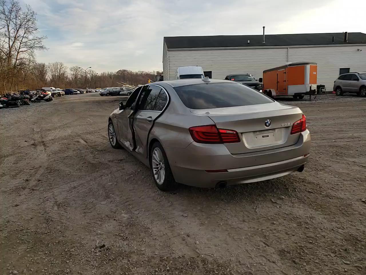 Фото: WBAFU7C51BC878145