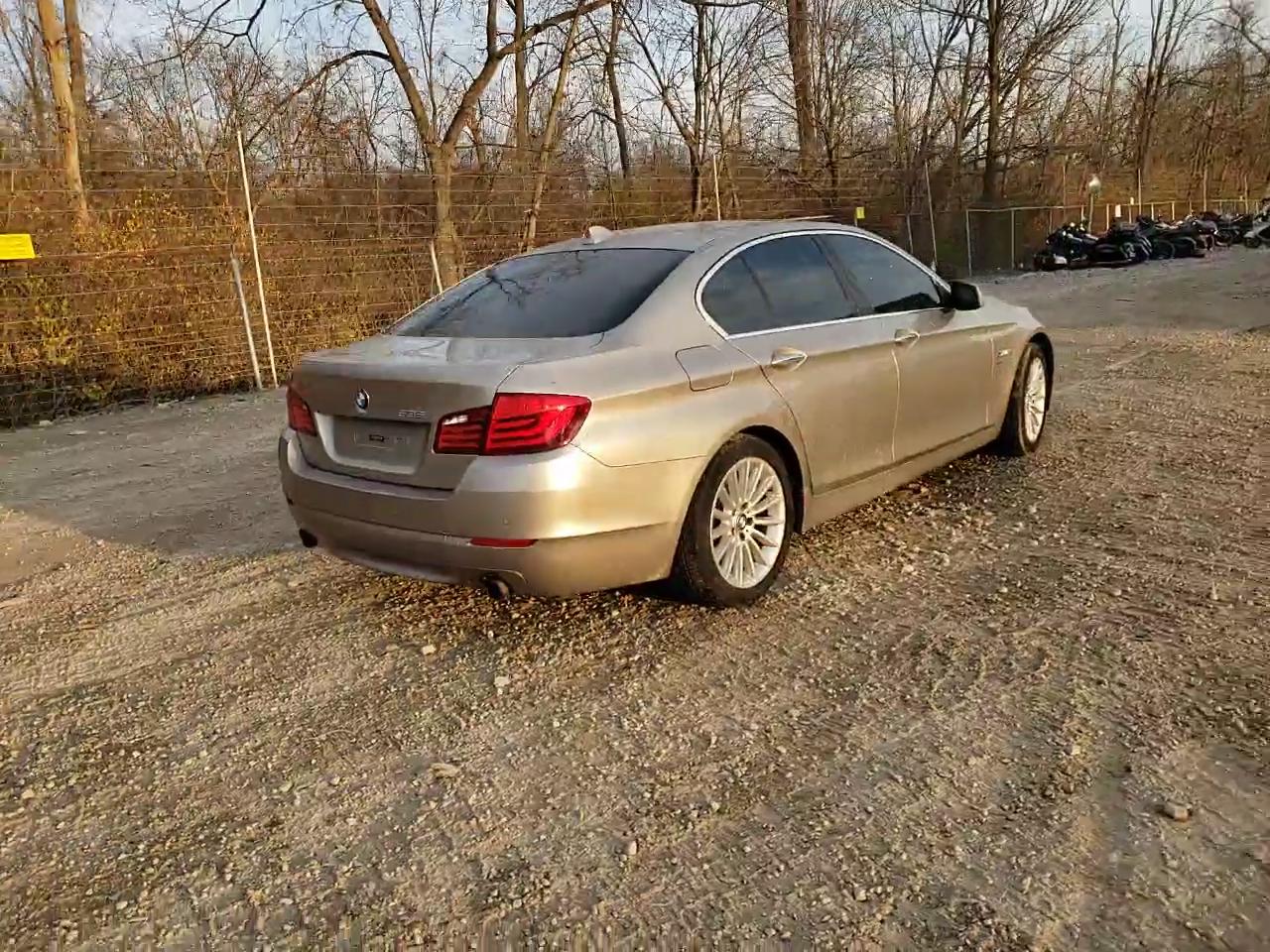 Фото: WBAFU7C51BC878145