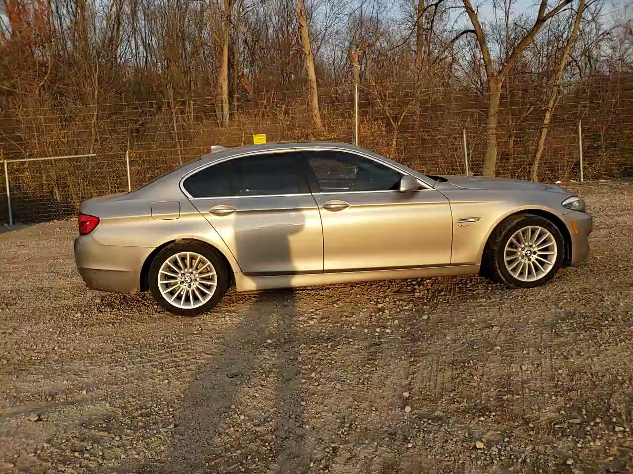 Фото: WBAFU7C51BC878145