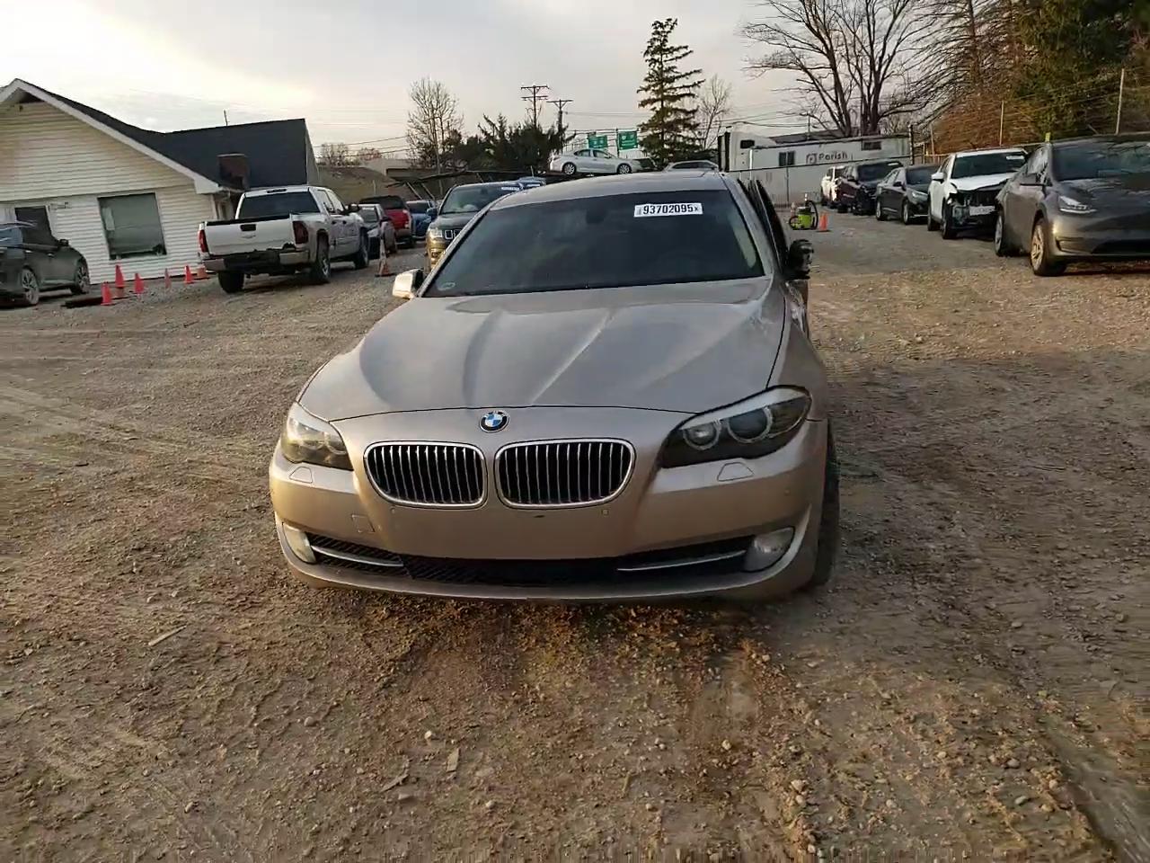 Фото: WBAFU7C51BC878145