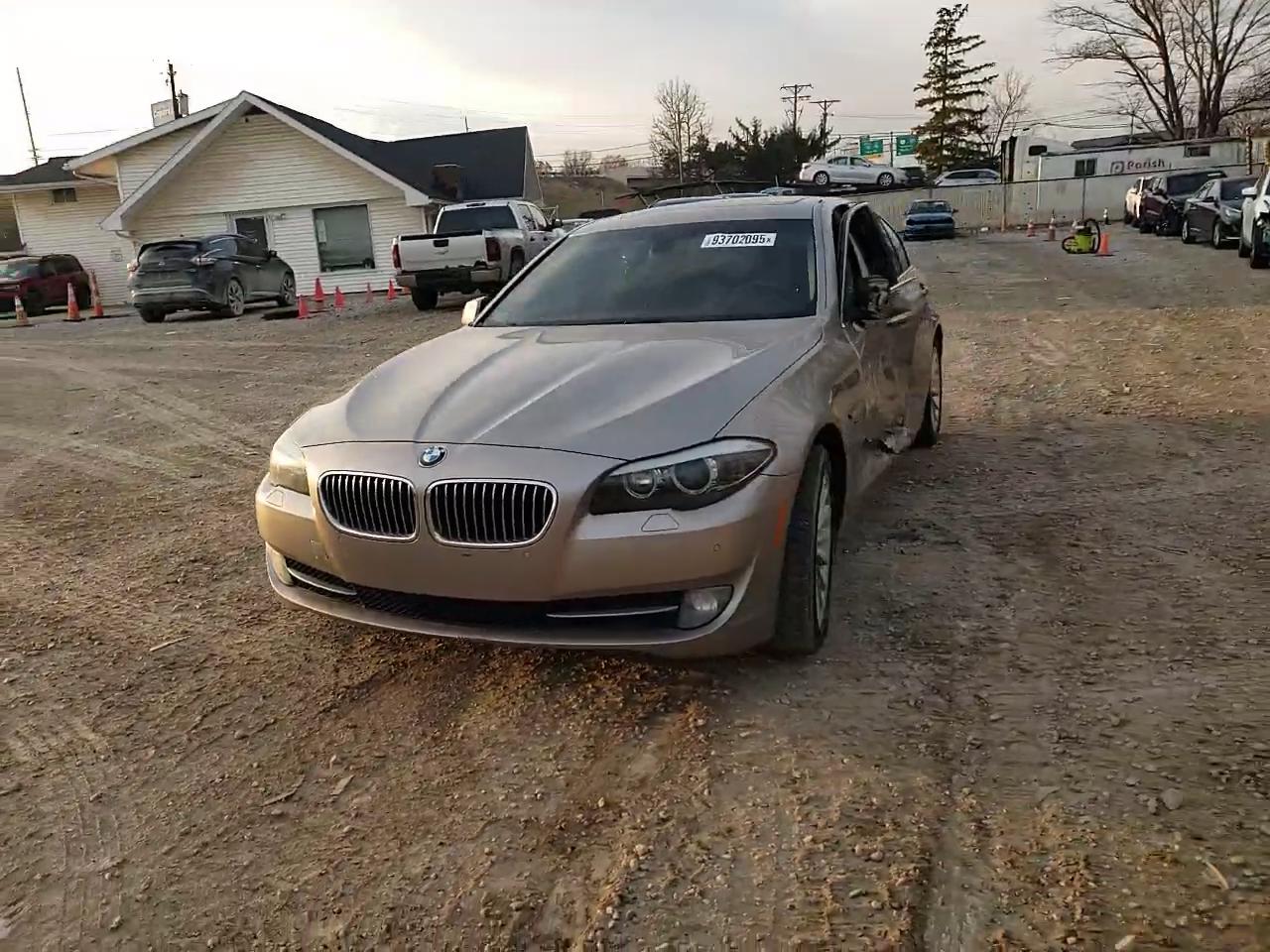 Фото: WBAFU7C51BC878145