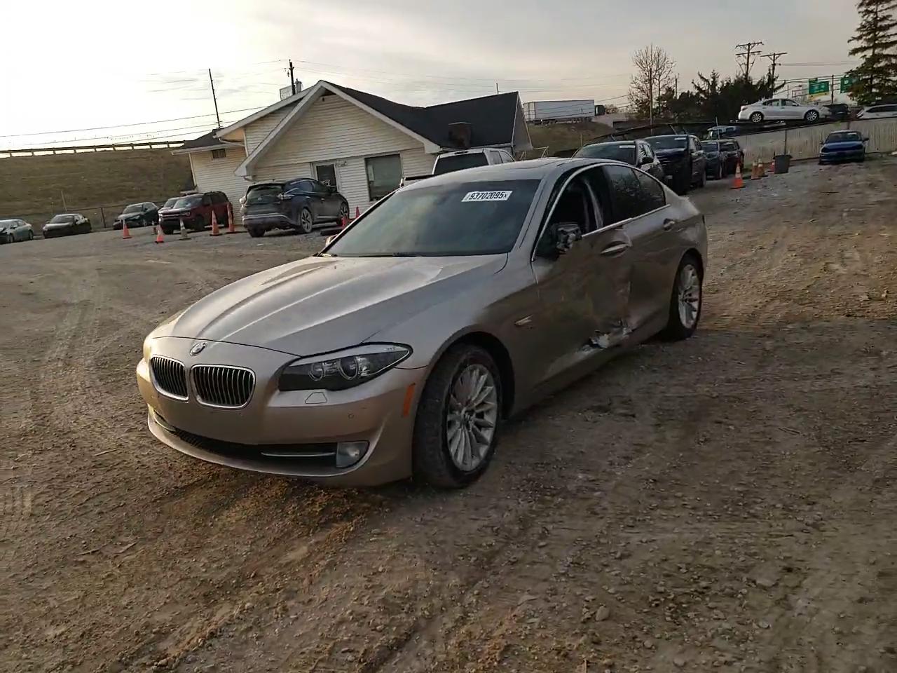 Фото: WBAFU7C51BC878145