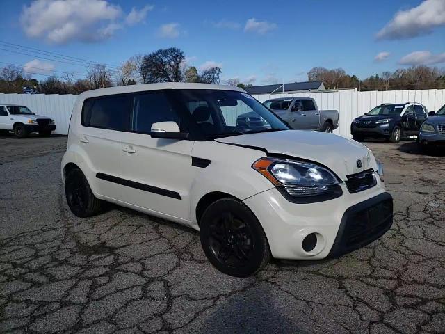 2013 Kia Soul + VIN: KNDJT2A64D7766062 Lot: 94249155