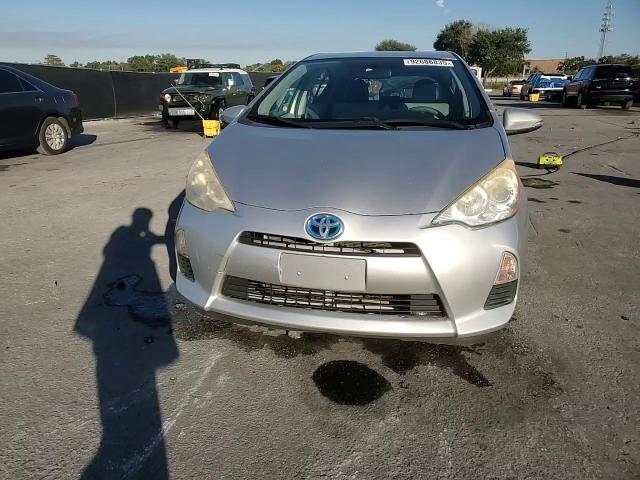 2014 Toyota Prius C VIN: JTDKDTB38E1068053 Lot: 92686835