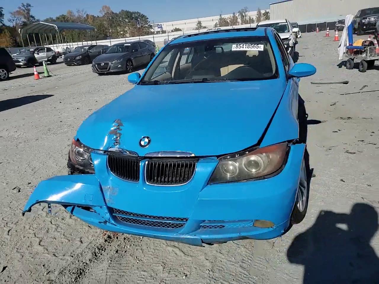 Фото: WBAVA33527PV64260