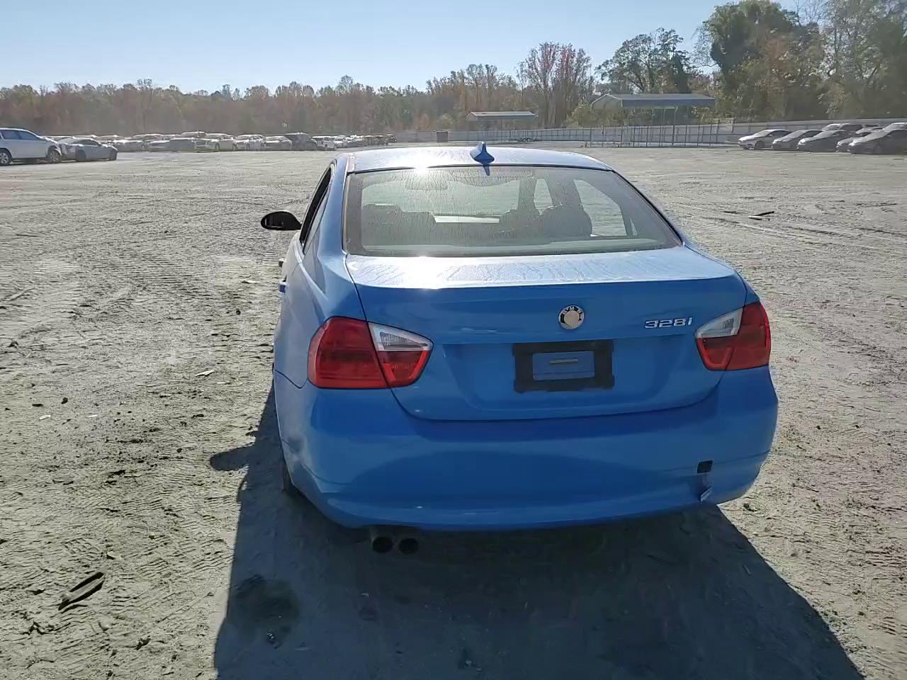 Фото: WBAVA33527PV64260