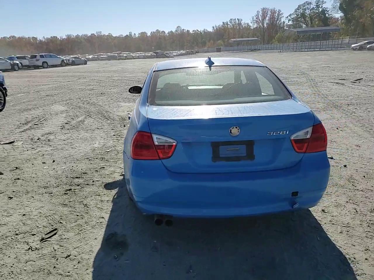 Фото: WBAVA33527PV64260