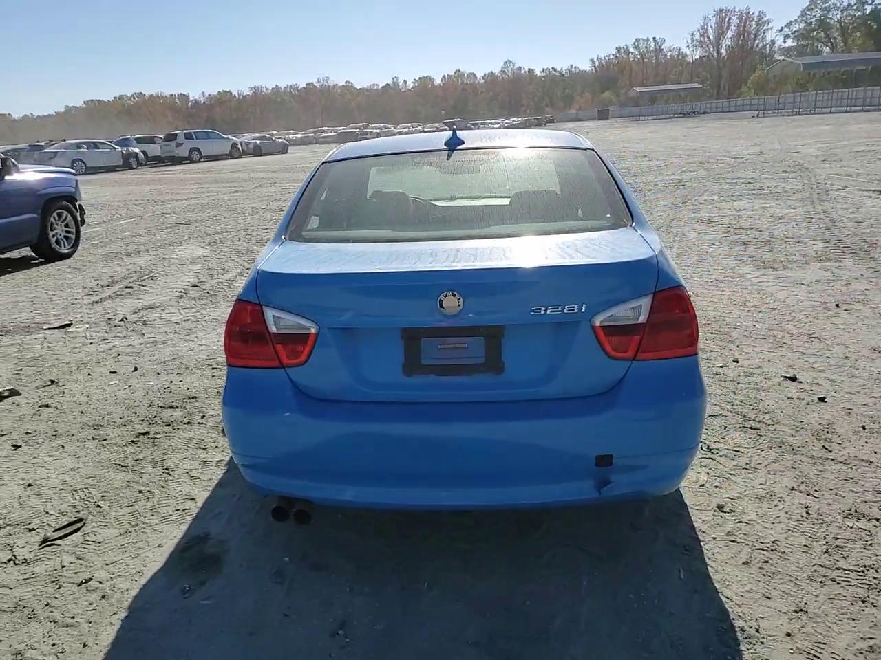 Фото: WBAVA33527PV64260