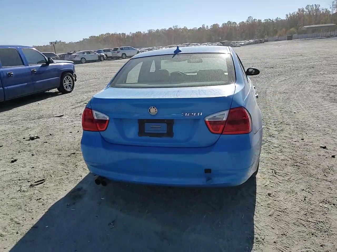 Фото: WBAVA33527PV64260