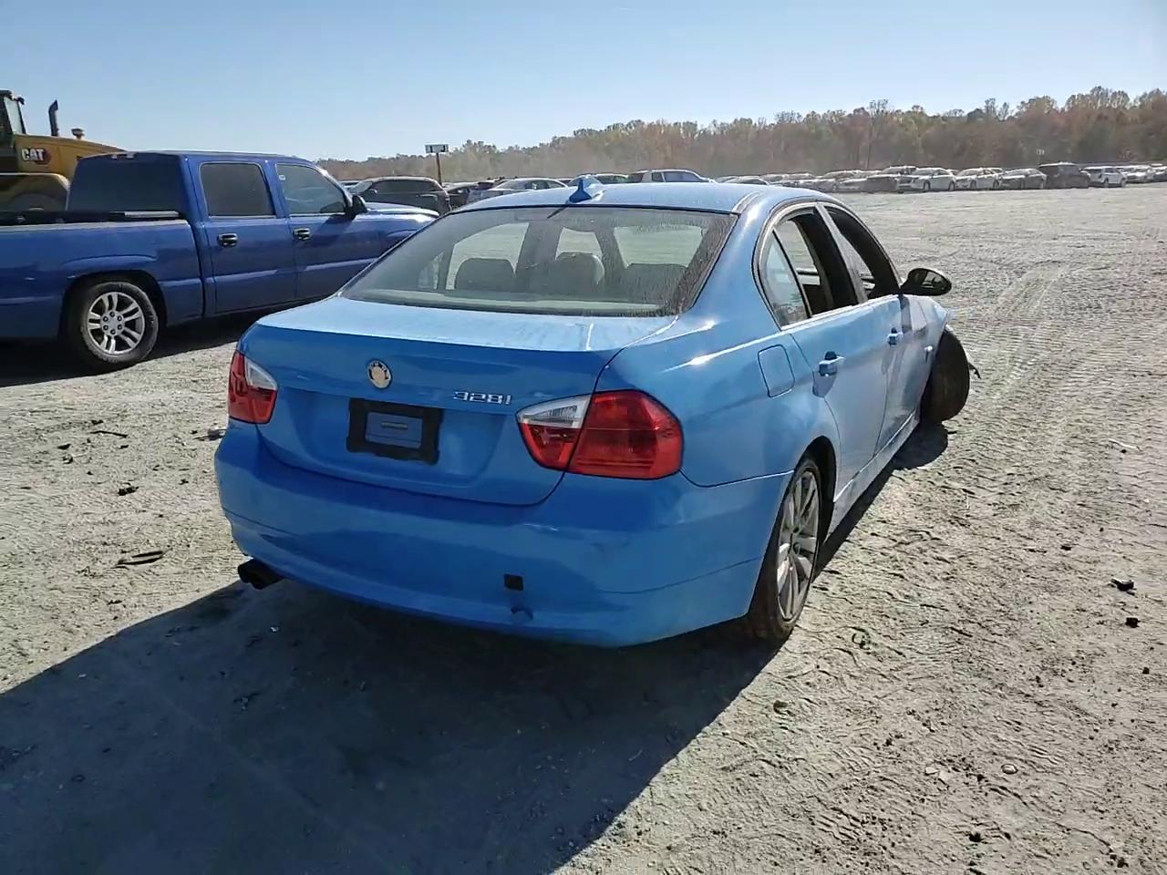 Фото: WBAVA33527PV64260