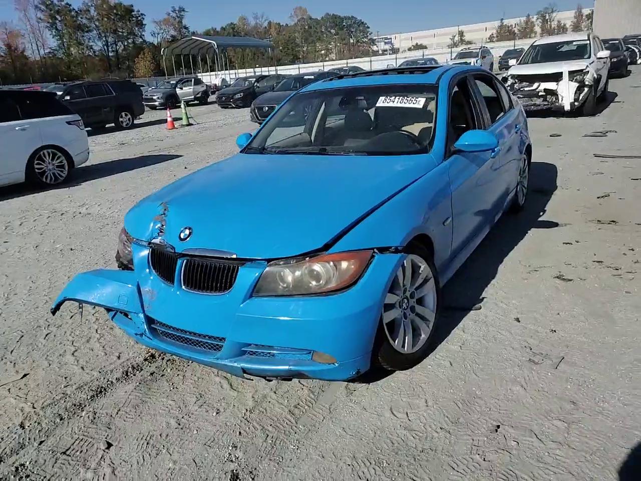 Фото: WBAVA33527PV64260