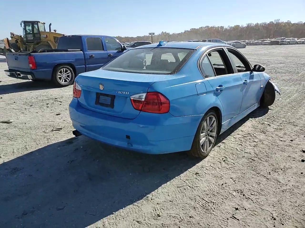 Фото: WBAVA33527PV64260