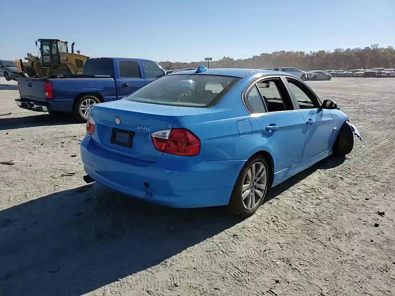 Фото: WBAVA33527PV64260