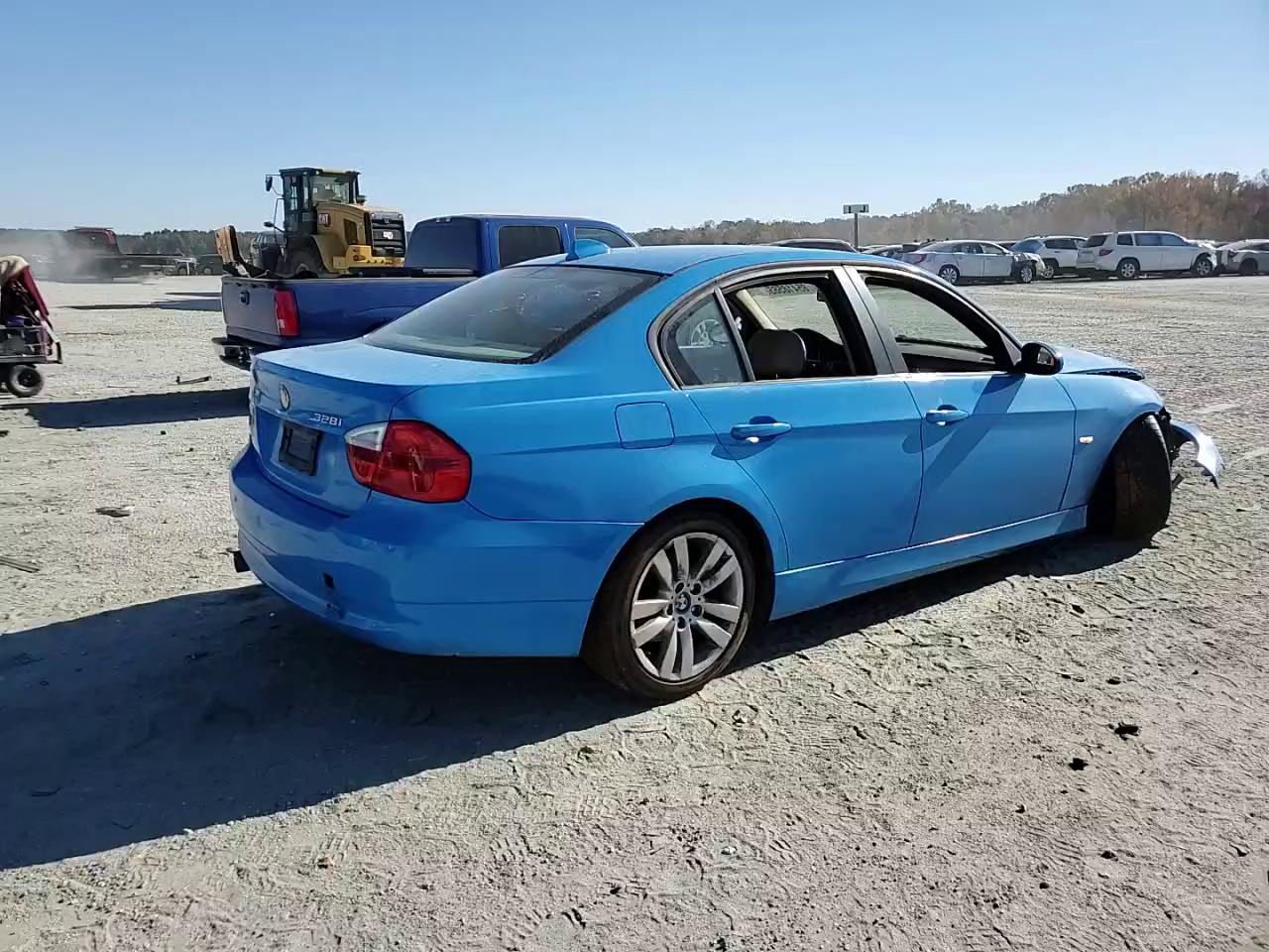 Фото: WBAVA33527PV64260